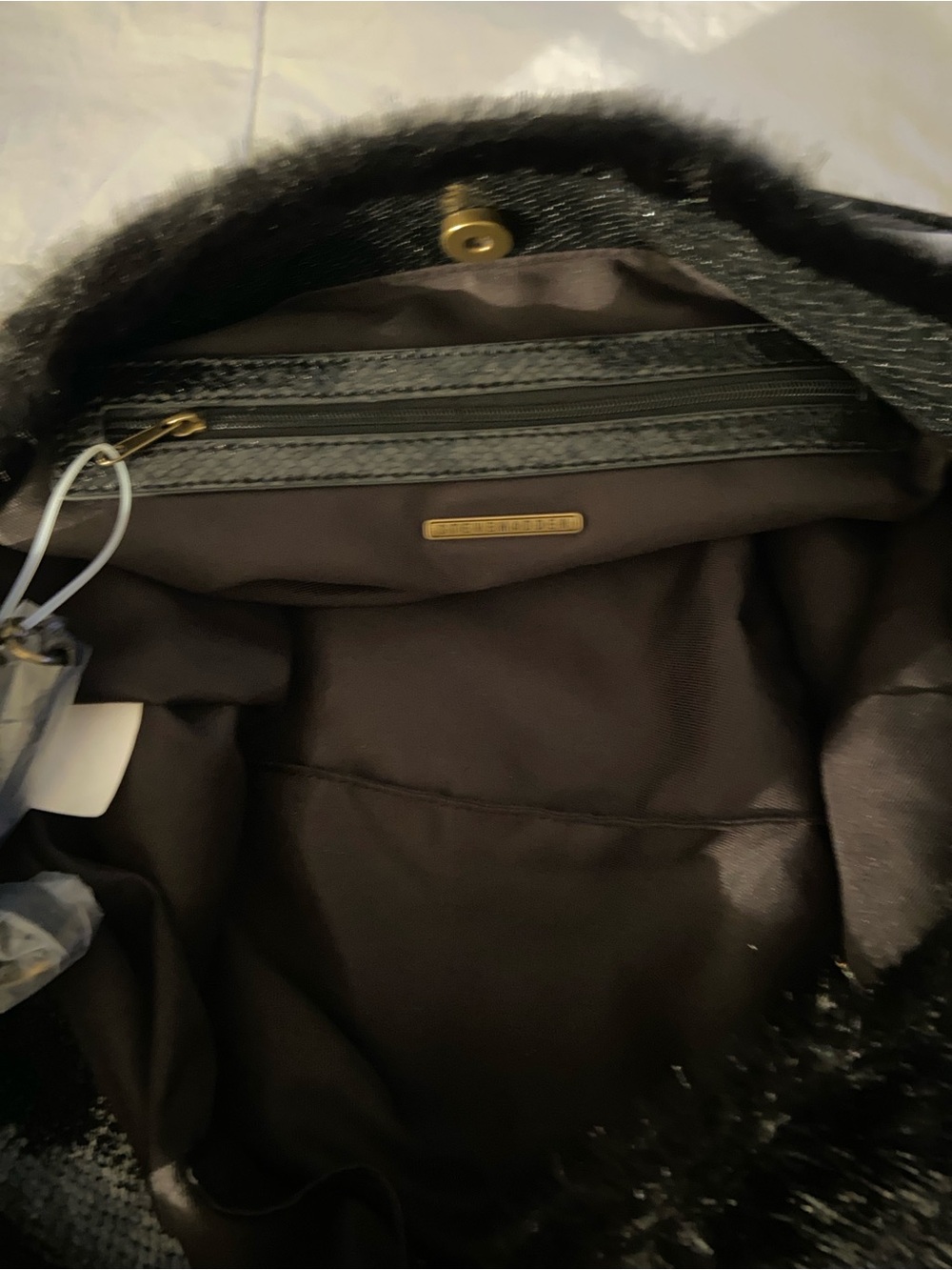 ๐คFAUX FUR Hobo Bag with a Faux Leather Crossbody! 2 Bags!๐ค - Picture 10 of 11